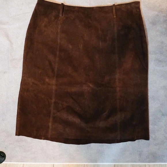 Garison Dresses & Skirts - Garson Suede Womens Skirt 16 Knee Length Seems Fallcore Minimalist Casual Luxury